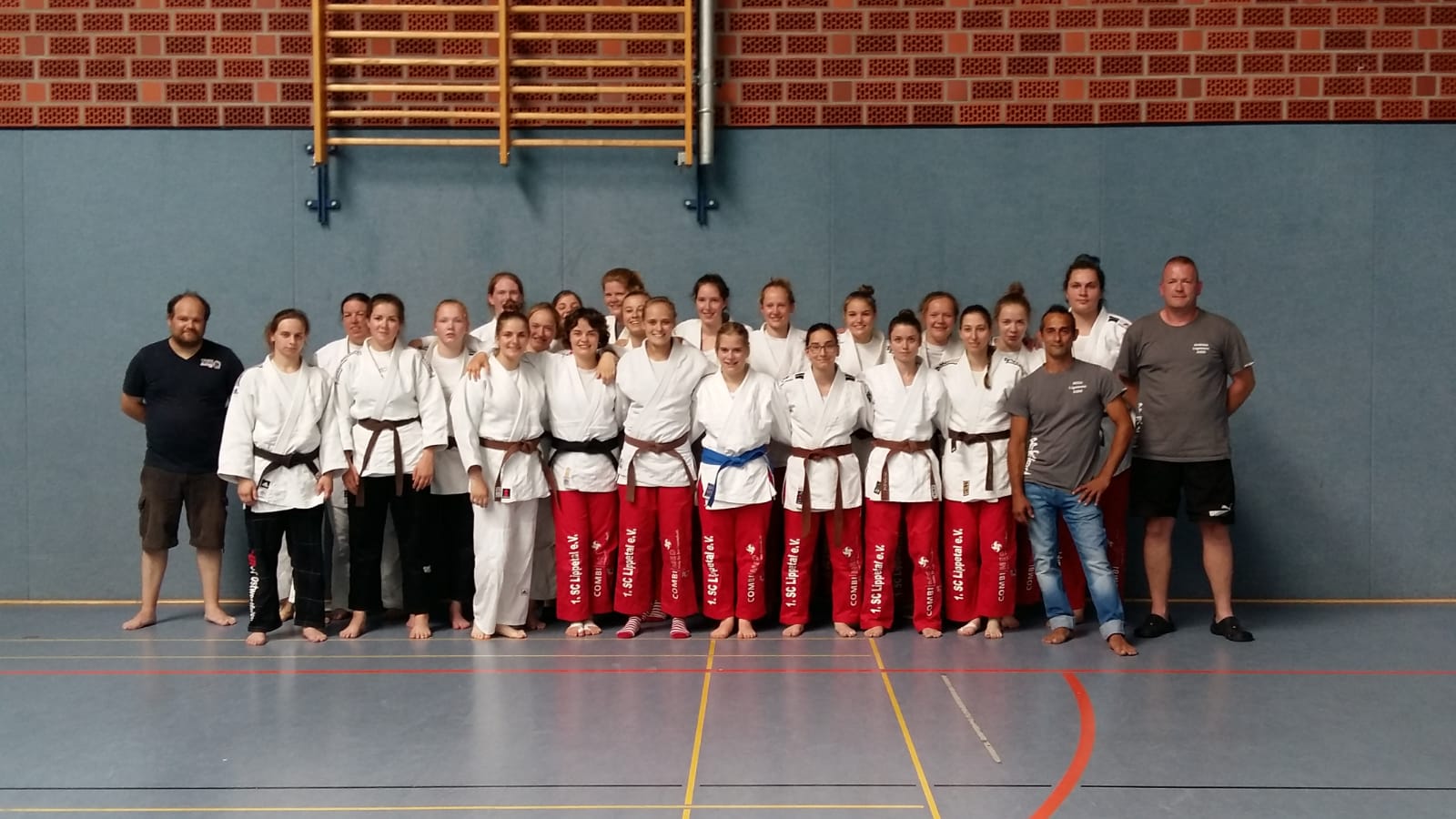 Frauenmannschaft Judo Team Ostwestfalen kämpft hart